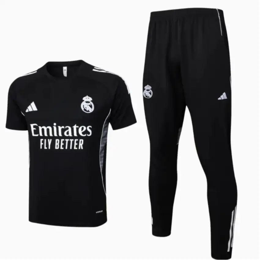 Ensemble t-shirt jogging réal (6)