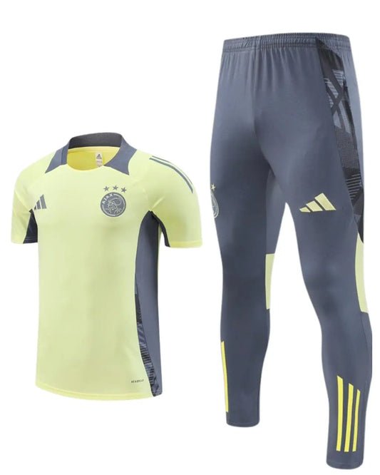 Ensemble t-shirt jogging ajax (2)